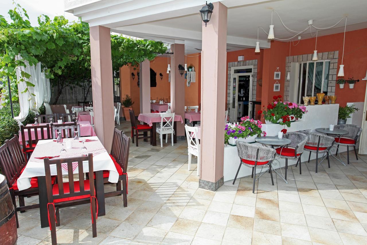 Rooms Villa Padre Pag Town Exterior foto